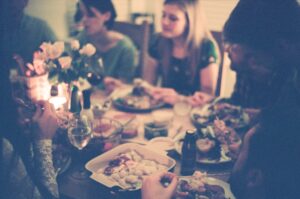 Photo "Ten ideas for a perfect evening at home with friends"